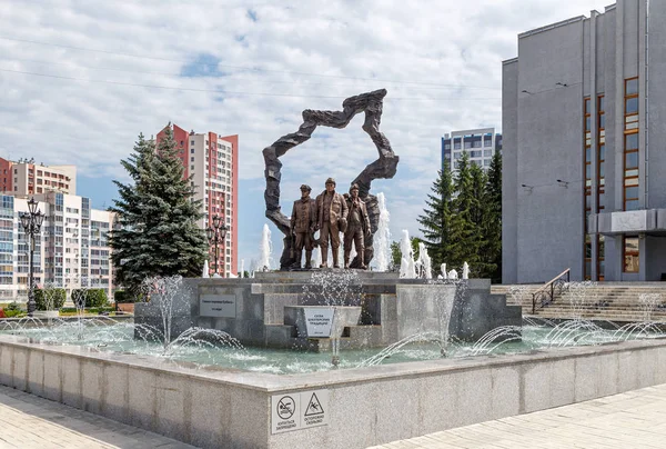 Rússia Kemerovo Julho 2018 Escultura Poder Das Tradições Mineiras — Fotografia de Stock