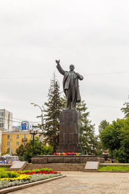 Rusya, Irkutsk - 25 Temmuz 2018: Anıt V.İ Lenin. Karl Marx ve Lenin kesiştiği yüklü