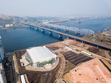 Rusya, Krasnoyarsk - 23 Temmuz 2018: Platin Arena Ice Arena. Artistik Patinaj Yarışması, Dron üzerinden hava fotoğrafçılığı için mekan