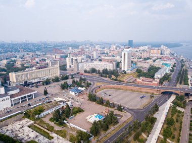 Rusya, Krasnoyarsk - 23 Temmuz 2018: Hava görünümünü tiyatro Meydanı. Şehir Merkezi