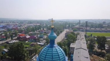 Rusya, Irkutsk - 27 Temmuz 2018: Rusya, Irkutsk. Bir kazan içinde zanaat Sloboda Meryem simgesini Kilisesi. Ortodoks Kilisesi, Protestan Kilisesi. Video. UltraHD (4k)