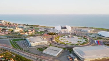 Rusya, Sochi - 03 Eylül 2017: Olimpiyat Panoraması Park Soçi 2014 mahkemelerinin Olimpiyatları, 2018 Dünya Kupası, Formula 1 yarış - Sochi Autodrome. Video. UltraHD (4k)