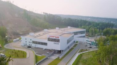 Rusya, Krasnoyarsk - 23 Temmuz 2018: Kış spor Akademisi. Sopka çok fonksiyonlu spor kompleksi. Video. UltraHD (4k)