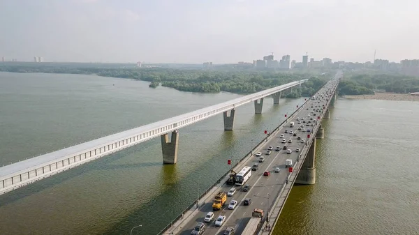 Metro Komunální Mostem Panoráma Města Novosibirsk Zobrazit Řece Rusko Dron — Stock fotografie