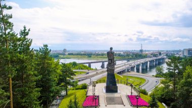 Rusya, Kemerovo - 21 Temmuz 2018: Anıt - İsveç madenciler için bellek. Kemerovo şehir. Rusya'dan Dron  
