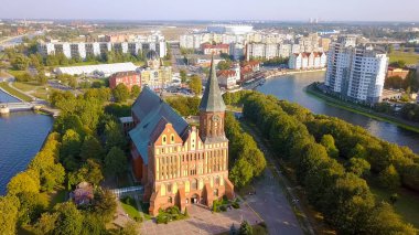 Kaliningrad Katedrali Kant ada üzerinde. Rusya, Kaliningrad, dron üzerinden  