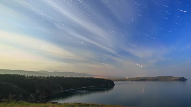 Росія Озеро Байкал Olkhon Острова Хмари Зірки Місячна Ніч Над — стокове відео