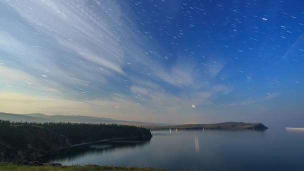 Ryssland Bajkalsjön Olkhon Island Moln Och Stjärnor Månljus Natt Över — Stockvideo