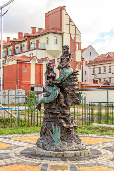 ロシア ゼレノグラーツク 2018 正方形風薔薇彫刻の構成 ゼレノグラーツクのプロムナード 遊歩道 バルト海 — ストック写真