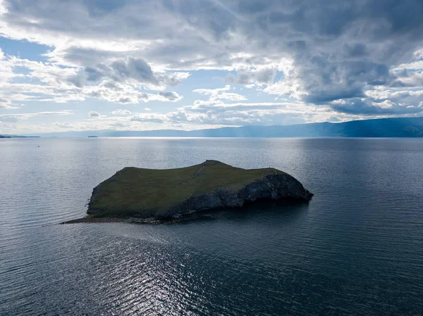 Volo Sull Acqua Russia Baikal Baia Piccolo Mare Isola Kharantsy — Foto Stock