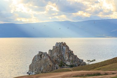 Rusya, Baykal Gölü. Olkhon Adası. Şaman Rock. Bay 