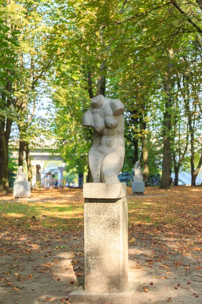 Ryssland Kaliningrad September 2018 Park Skulptur Kant Skulptur Kvinnans Torso — Stockfoto