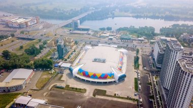 Rusya, Krasnoyarsk - 23 Temmuz 2018: Spor tesisi. Dron gelen Ice Arena kristal (Crystal Ice Arena),  