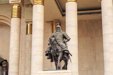 Moğolistan, Ulaanbaatar - 08 Ağustos 2018: anıt için Chisng Khan dahil değerler. Ulusal tarihi Galerisi