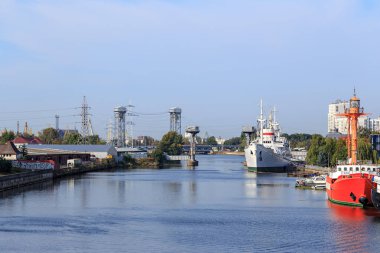 Rusya, Kaliningrad - 20 Eylül 2018: Gemi dünya okyanus iskelede müze sergiler. Pregolya Nehri