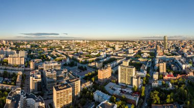 Panorama adlı günbatımı. Ekaterinburg şehir merkezi. Rusya. Hava fotoğrafçılığı