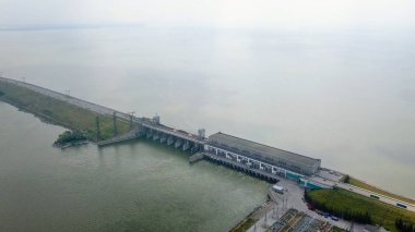 Novosibirsk hidroelektrik santrali Novosibirsk şehir Sovyet bölgesinde Ob Nehri üzerindeki hidroelektrik santrali var. Ob Nehri üzerinden Dron üzerinde yalnızca Hidroelektrik Santrali  