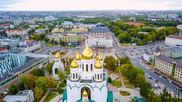 俄罗斯 加里宁格勒 2018年9月22日 胜利广场和基督救世主大教堂 来自无人机 — 图库照片