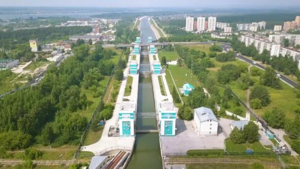 Puerta Embarque Central Hidroeléctrica Novosibirsk Río Vídeo Ultrahd — Vídeo de stock