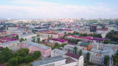Rusya, Irkutsk. Vostsibugol ticaret ve sanayi şirketi inşa etmek. Ikhvinsky Meydanı. Video. UltraHD (4k)