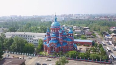 Rusya, Irkutsk - 27 Temmuz 2018: Rusya, Irkutsk. Bir kazan içinde zanaat Sloboda Meryem simgesini Kilisesi. Ortodoks Kilisesi, Protestan Kilisesi. Video. UltraHD (4k)