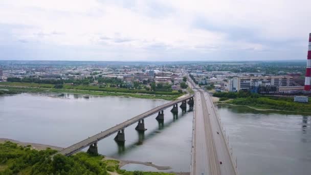 Ponte Kuznetsk Sul Fiume Tom Vista Panoramica Sulla Città Kemerovo — Video Stock