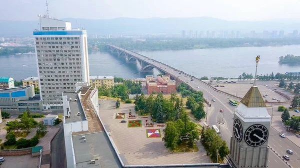 Ρωσία Κρασνογιάρσκ Ιουλίου 2018 Πόλη Ρολόι Κοινόχρηστη Γέφυρα Διοίκηση Της — Φωτογραφία Αρχείου