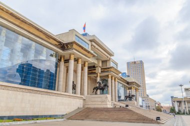 Moğolistan, Ulaanbaatar - 08 Ağustos 2018: anıt için Chisng Khan dahil değerler. Ulusal tarihi Galerisi