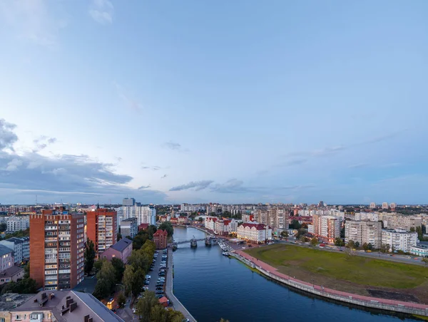 Abend Kaliningrad Fluss Pregolya Damm Des Fischdorfes Und Die Jubiläumsbrücke — Stockfoto