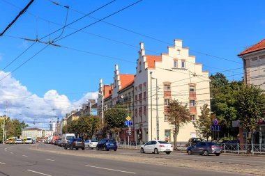 Rusya, Kaliningrad - 25 Eylül 2018: Leninsky Prospekt yeniden inşa eski evleri