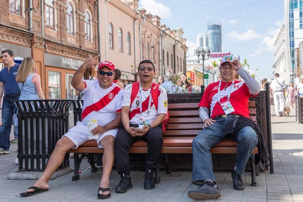 Rusia Ekaterimburgo Junio 2018 Aficionados Perú Calle Peatonal Central Weiner — Foto de Stock