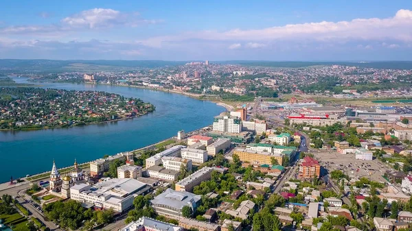 러시아 이르쿠츠크입니다 도시와 비행에서 Dron의 높이에서 Angara — 스톡 사진