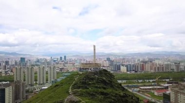 Ulan Batur, Moğolistan. Sovyetler Memorial'a Zaisan Tolgoi asker. Kızıl Ordu s destek Moğol insanlar s devrim onuruna karmaşık. Video
