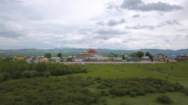 Ivolginsky datsan. Buryatia, Rusya 'daki Budist Tapınağı. 1945 yılında Sovyetler Birliği 'nin Budist ruhani merkezi olarak açıldı. Video