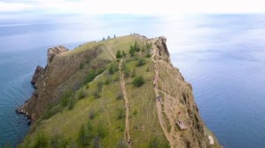 MYS Khoboy (Cape Khoboy). Rusya, Baykal Gölü, Olkhon Adası. Olkhon Adası en kuzeydeki nokta. Video. UltraHD (4k)