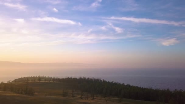 ロシア バイカル湖 オルホン島 小さな海の湾の上の日没 ビデオだ Ultrahd — ストック動画