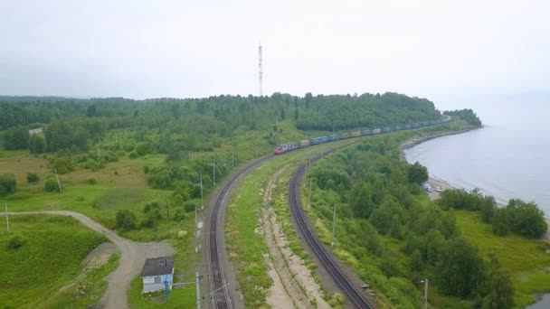 Ryssland Baikal Augusti 2018 Transsibiriska Järnvägen Baikalsjön Rörelse Tåg Järnbron — Stockvideo