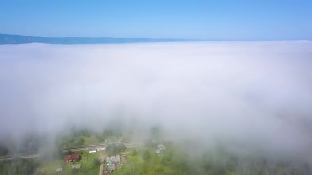 Terbang Atas Awan Pantai Danau Baikal Rusia Video Ultrahd — Stok Video