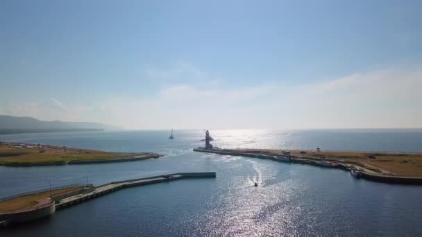 俄罗斯贝加尔湖湖边的灯塔The Lighthouse Shore Lake 土耳其河的河口 超声波 — 图库视频影像