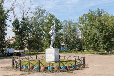 Rusya, Ulan-Ude-03 Ağustos 2018: V. Tereshkova. İlk kadın astronot anıt