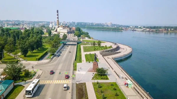 Russia, Irkutsk. Embankment of the Angara River, Monument to the Founders of Irkutsk. The text on the Russian - Irkutsk, From Dron — Stock Photo, Image