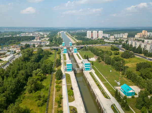 Росія, Новосибірськ шлюз судноплавство на річці Обі. Novosibirs — стокове фото