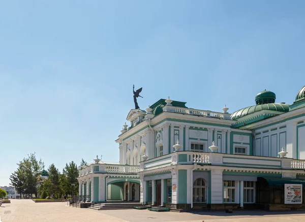 Rusia, Omsk - 17 de julio de 2018: Omsk State Academic Drama Theater — Foto de Stock