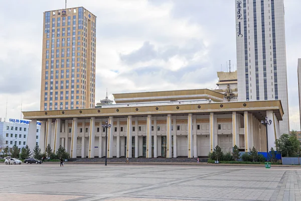 Mongolia, Ulaanbaatar - August 08, 2018: Mongolian Theater Museu — Stock Photo, Image