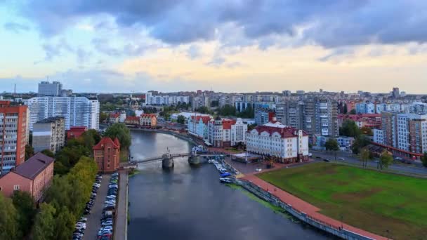 Parte Central Ciudad Kaliningrado Embankment Fish Village Jubilee Bridge Kaliningrado — Vídeo de stock