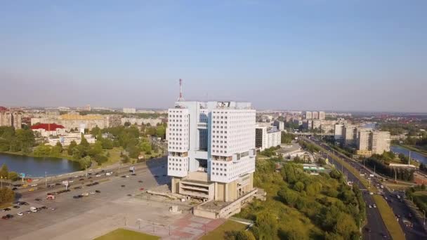 俄罗斯 加里宁格勒 2018年9月21日 加里宁格勒市的中心部分 未完成的建设苏联众议院在乌斯尔时代的建构主义城市 Ultrahd — 图库视频影像