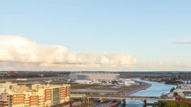 Rusya, Kaliningrad-Eylül 24th, 2018: gün gece. Ay yükselişi. Stadium Kaliningrad-Kaliningrad futbol stadyumu, 2018 FIFA Dünya Kupası maçları için 2018 yılında inşa edilmiştir. Video. UltraHD (4k)