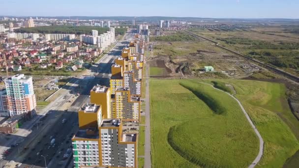 Nové Budovy Nové Oblasti Města Jekatinburg Výstavba Domů Parků Silnic — Stock video