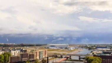 Rusya, Kaliningrad-24 Eylül, 2018: yağmurlu hava. Stadium Kaliningrad-Kaliningrad futbol stadyumu, 2018 FIFA Dünya Kupası maçları için 2018 yılında inşa edilmiştir. Video. UltraHD (4k)