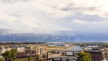 Rusya, Kaliningrad-24 Eylül, 2018: yağmurlu hava. Stadium Kaliningrad-Kaliningrad futbol stadyumu, 2018 FIFA Dünya Kupası maçları için 2018 yılında inşa edilmiştir. Video. UltraHD (4k)